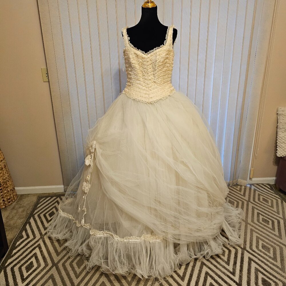 Floranna Victorian Southern Bell Beige Wedding Dress‎ 48/12 - Picture 2 of 9